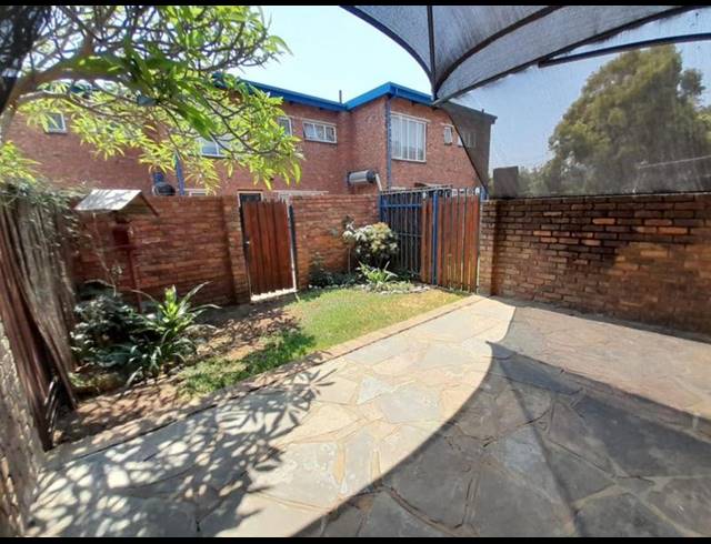 2 BEDROOM APARTMENT FOR SALE IN ROSEVILLE